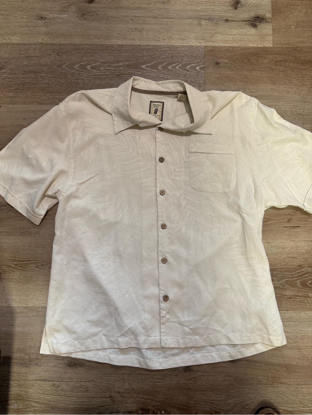 Jamaica Jaxx Men's Cream Short-Sleeve Button-Down Shirt with Subtle Palm Print